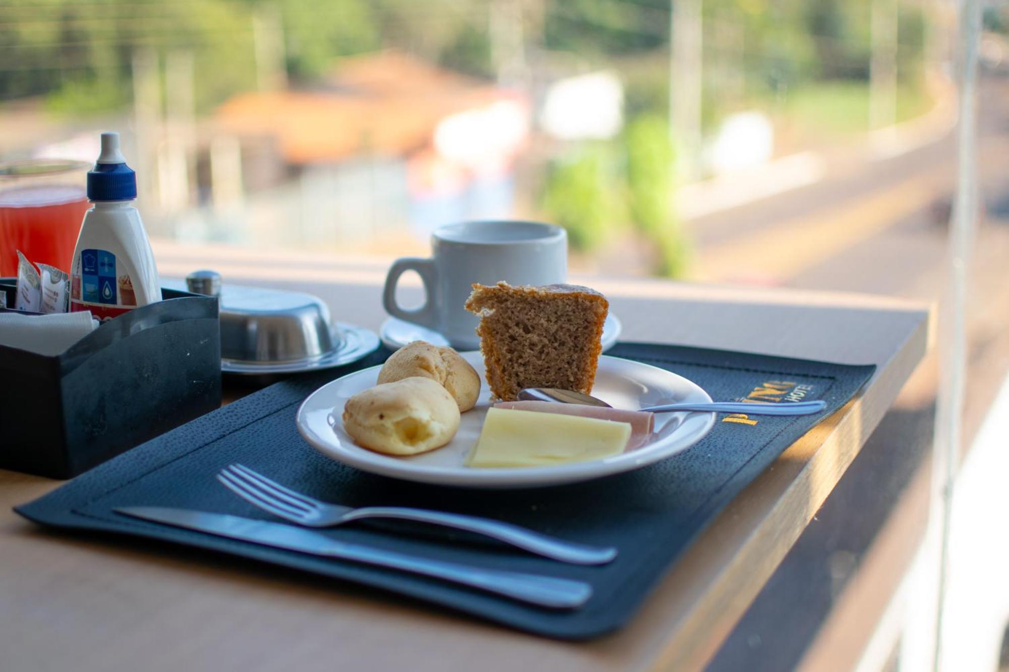 Pling Hotel Jataí Екстериор снимка